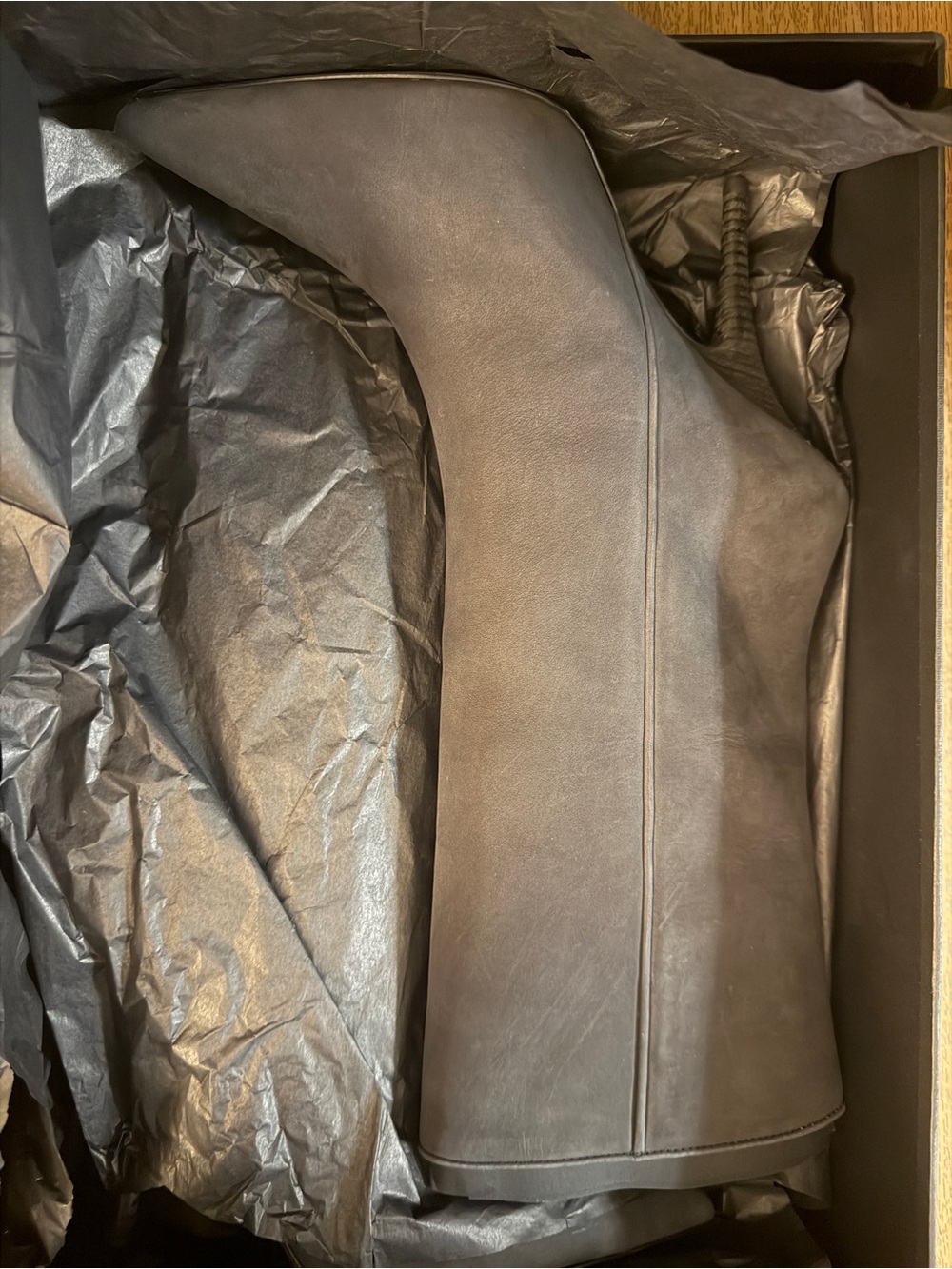 NEW ▪️Yeezy Women's Nubuck Pointed Toe Mid-Calf Boots 39.5 Graphite - Picture 7 of 7